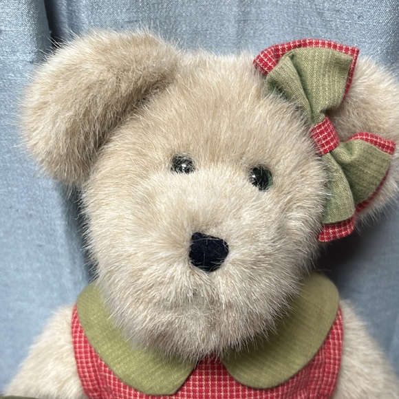 Boyds Bears Momma McVeggie & The Sweetpeas Plush Bear with Babies in Pea Pod - Picture 7 of 16